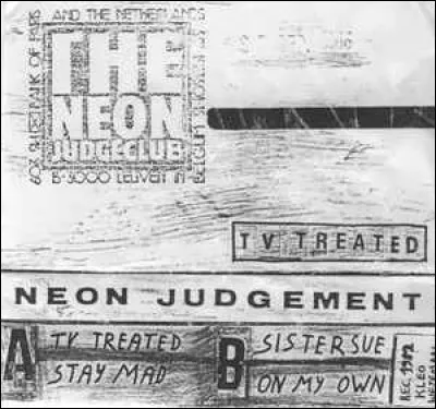 En quelle ann&eacute;e sort le mythique titre " TV Threated" du groupe New Wave Neon Judgement ?