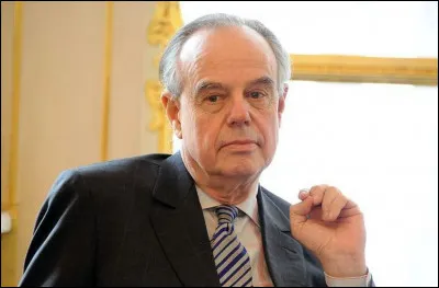 Qui est cette personnalité du milieu culturel, réalisateur de la série documentaire ''Les Aigles foudroyés'' ?