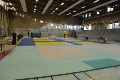 Que doit-on faire avant de monter sur le tatami ?