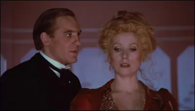 Dans quel film français réalisé par François Truffaut et sorti en 1980, Catherine Deneuve et Gérard Depardieu sont-ils Marion et Bernard ?