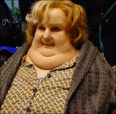 Qui joue tante Marge ?