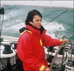 Peintre et navigateur, Il remporte, en 1990, la premire dition du Vende Globe :