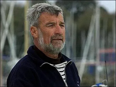 A longtemps dtenu le recours du tour du monde en solitaire et  l'envers :