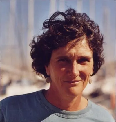 Lors de la course du BOC en 1991 elle est la premire femme  faire un tour du monde en course :