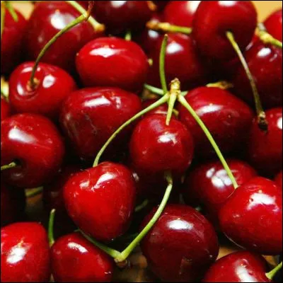 En botanique, quel terme d&eacute;signe un fruit charnu &agrave; noyau, comme l�abricot ou la cerise ?