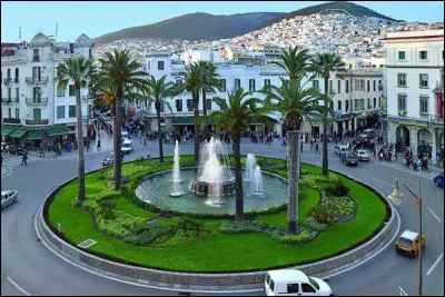 Tetouan, 380 000 habitants, est une ville d' ...