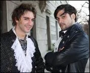 Quelle chanson chante Salierit et Mozart lors de la mort de ce dernier ?