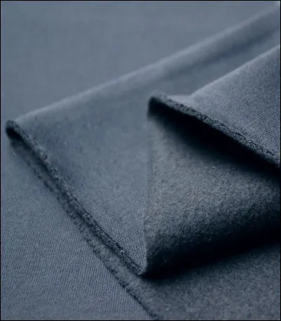 Gris, en allemand se dit :