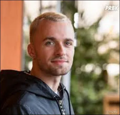 Est-ce que Squeezie a fait des chansons ?