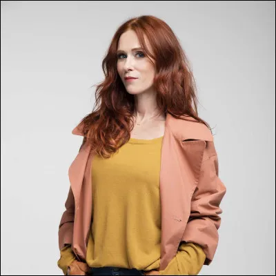 Quel âge a-t-elle ? (2020) Elle a ... ans.