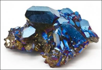 Pour finir, ce beau minerai bleu permet de fabriquer bon nombre de produits dont de la teinture. Quel est son nom ?