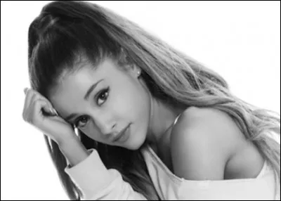 En quelle année a-t-elle gagné le prix « Nickelodeon Brazil Kids' Choice Awards for favorite international artist» ?