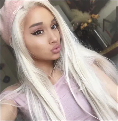 En quelle année a-t-elle gagné le Billboard Music Chart Achievement Awards ?