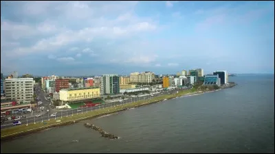 Libreville, 800 000 habitants, est une ville d'...