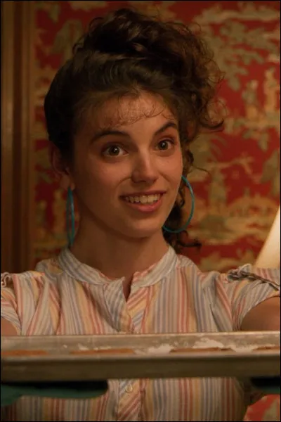 Comment s'appelle la maître nageuse ?
(saison 3)