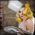 Avec qui Lady Gaga chante-t-elle ' telephone ' ?