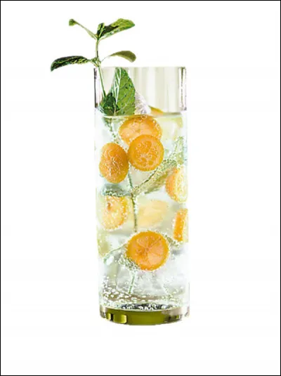 Quel espion à la solde de César peut-on voir dans "Astérix et Cléopâtre" et comment s'appelle-t-il ?