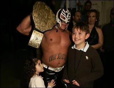 Comment s'appellent les enfants de Rey Mysterio ?