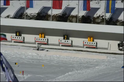 Quel sportif français, cinq fois champion olympique de biathlon, a été le grand rival des Norvégiens Ole Einar Bjørndalen, Emil Svendsen, Tarjei Bø et Johannes Bø ?