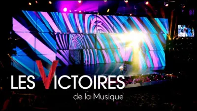 Qui a été sacré meilleur artiste masculin lors des Victoires de la musique en 2021 ?