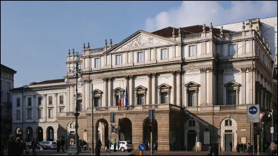 La ville est connue pour son opéra, la Scala :