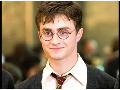 Qui fait une lettre d'amour &agrave; Harry dans la Chambre des secrets ?(Dans le livre)