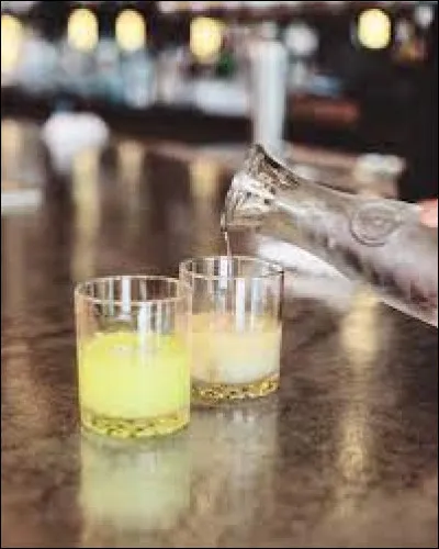 Quel alcool bu lors d'un apéritif surnomme-t-on souvent le "petit jaune" ?