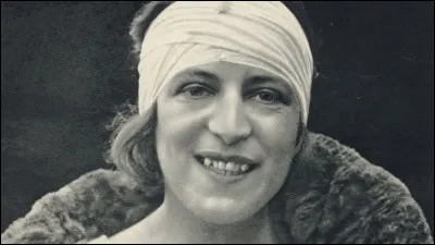 Suzanne Lenglen est connue comme ...