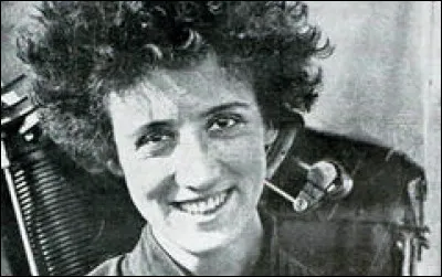 Adrienne Bolland est connue comme ...