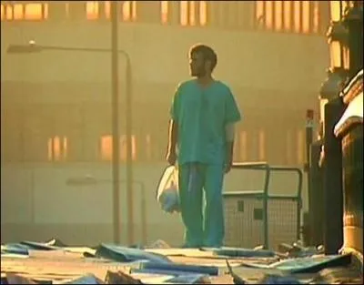 Qui incarne Jim, le jeune homme qui se rveille seul  l'hpital, 28 jours aprs le dbut de la contamination ?