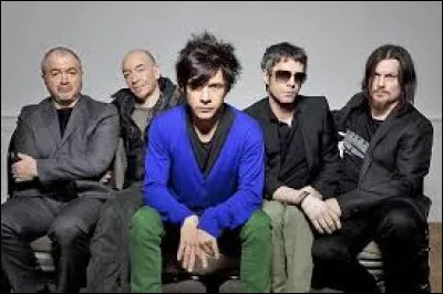 Indochine signe en 2002 l'un de ses plus grands succès avec la chanson "J'ai demandé à la lune". 
En quelle année le groupe a-t-il débuté sa carrière ?