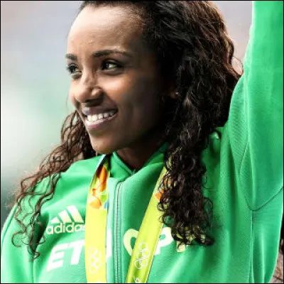 L'ethiopienne Tirusneh Dibaba, double médaillée d'or lors des JO de 2008, a aussi remporté cette épreuve deux fois consécutivement en 2008 et 2012 : il s'agit du ...