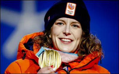 La néerlandaise Ireen Wüst, avec cinq médailles (deux en or et trois en argent), est l'athlète la plus médaillée des Jeux olympiques de Sotchi 2014 ; après les Jeux de PeyongChang, elle totalise onze médailles olympiques, en ...