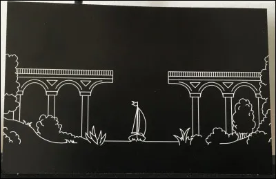 Si on louche sur cette photo, on verra que les deux parties du pont s'écartent.