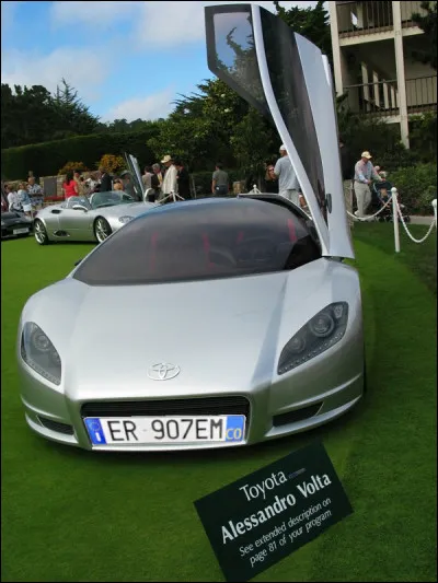 Si je vous affirme que cette voiture (japonaise) porte le nom de "Volta" et qu'elle est immatriculée dans la ville natale dicelui, l'affaire n'est pas tombée dans le lac ... !