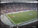 Le Stade de France  Paris, c'est 80 000 places, 500 000 tonnes pour le poids total du stade, 45 kilomtres de gradins et 6 hectares de toitures.
