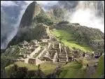 En quecha, la langue des Incas, 'Machu Picchu' signifie 'Vieille Montagne'.