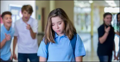 Si quelqu'un se fait harceler :