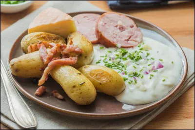 Élaborée avec du fromage blanc et des pommes de terre, c'est une tradition culinaire alsacienne.