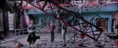 Qui met le feu à la piste pendant la Roller Jam ?