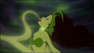 De quelle forme est le collier qui renferme la voix d'Ariel ?