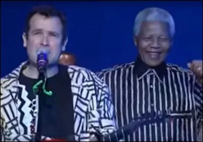 Qui est ce chanteur qui lui a dédié sa chanson ''Asimbonanga'' ?