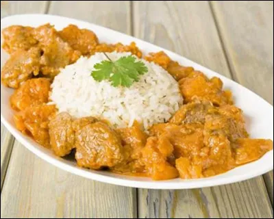 C'est un plat africain à base de poulet avec de la pâte d'arachide...