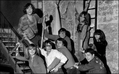 Quelle troupe fut lancée en mai 68 par Coluche, Miou-Miou, Patrick Dewaere et Romain Bouteille, entre autres ?
