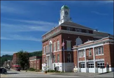 À Rumford dans l'état du Maine, les locataires n'ont pas le droit de faire quoi à leur propriétaire ?