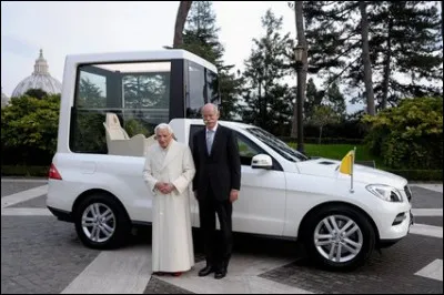 Mais quelle est donc la marque de cette papamobile utilisée par Benoit XVI à la fin des année 90 ?