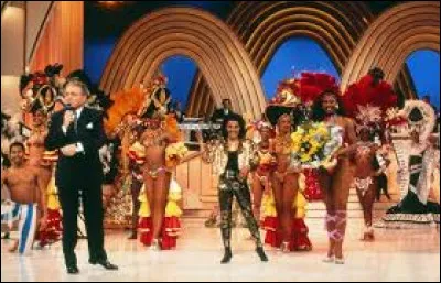 Par quelle rubrique se terminait "Dimanche Martin" de 1980 à 1998 ?