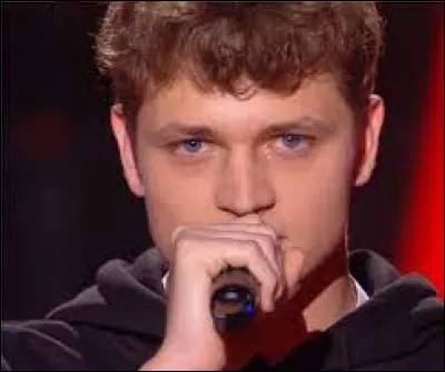 Quel candidat de "The Voice" fut exclu de l'&eacute;mission apr&egrave;s des tweets homophobes et racistes datant de 2017 ?