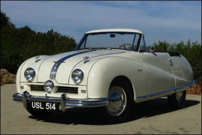 Cabriolet quatre places britannique conçue pour le marché américain, cette jolie voiture fut hélas éclipsée par la XK120 au salon de Londres 1948. Comment se nomme-t-elle ?