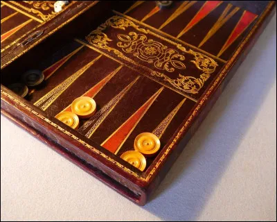 De combien de jetons, au total, le jeu de backgammon se compose-t-il ?